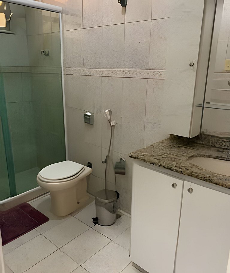 2 Minutos da Praia | 2 Quartos | Ar Condicionado